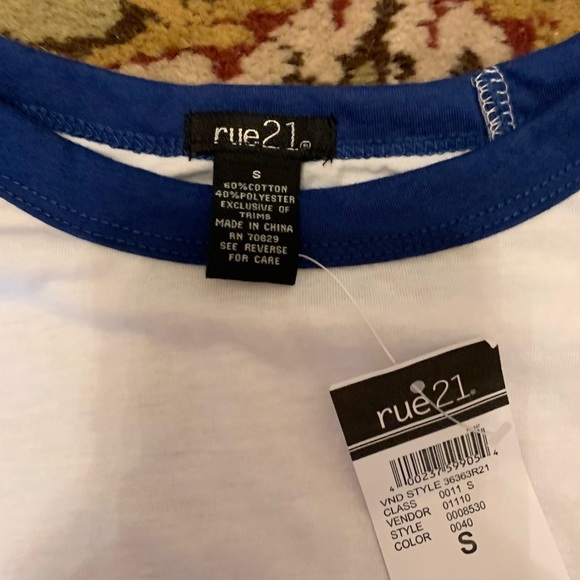 Rue 21 Base Ball Tee Crop Top - Picture 4 of 4